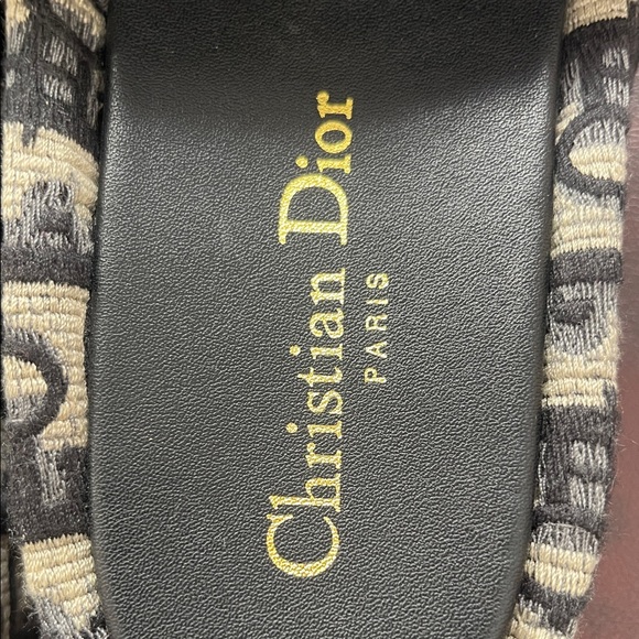 Dior Black and Tan Logo Slides - Picture 8 of 16
